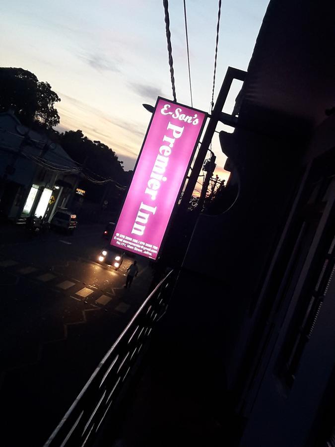 Jaffna Premier Inn Buitenkant foto