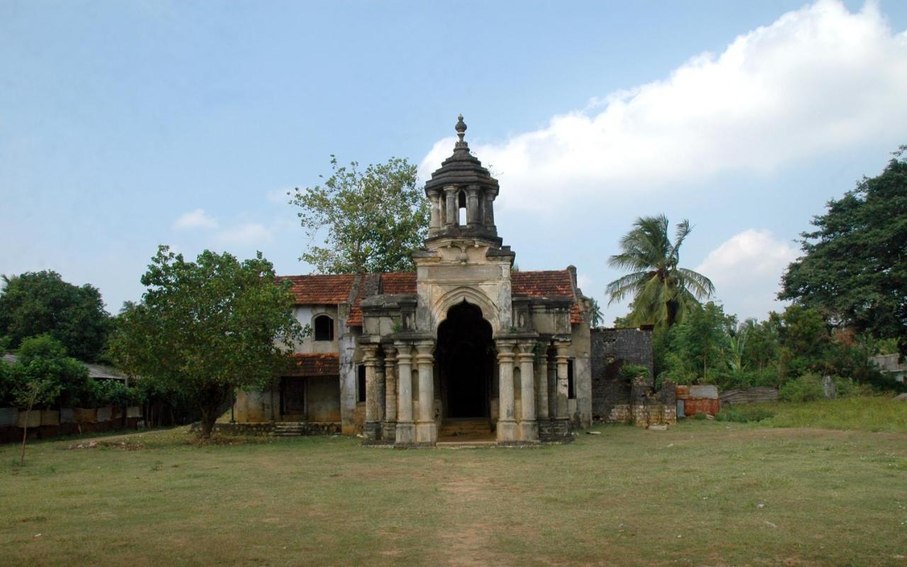 Jaffna Premier Inn Buitenkant foto