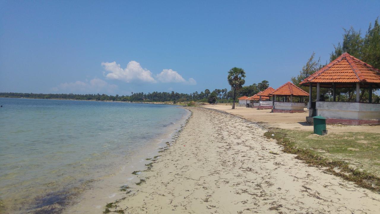 Jaffna Premier Inn Buitenkant foto