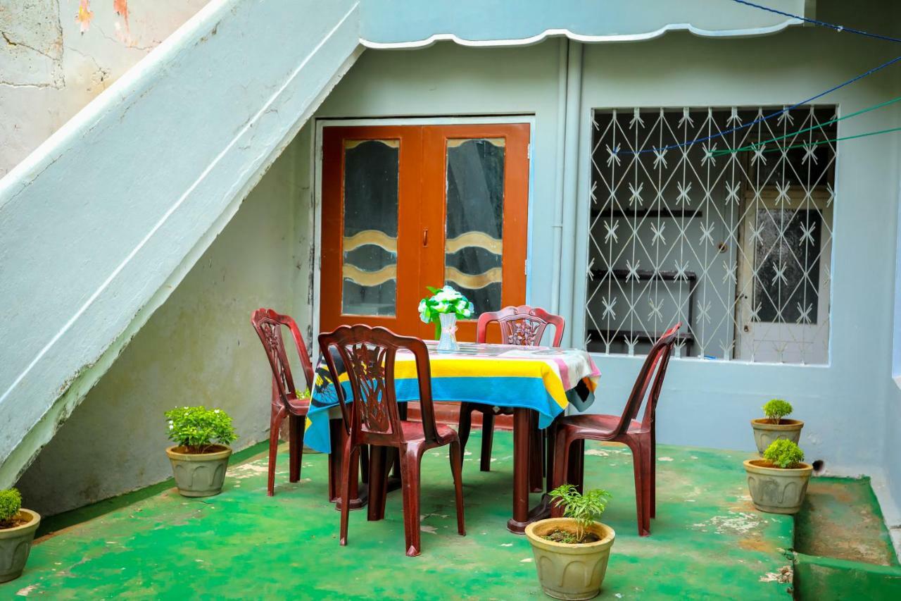 Jaffna Premier Inn Buitenkant foto