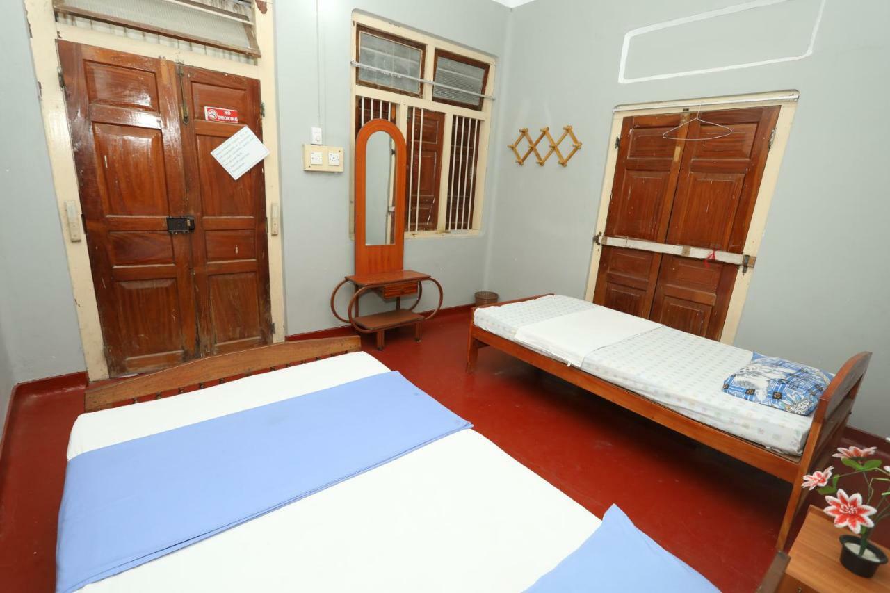 Jaffna Premier Inn Buitenkant foto