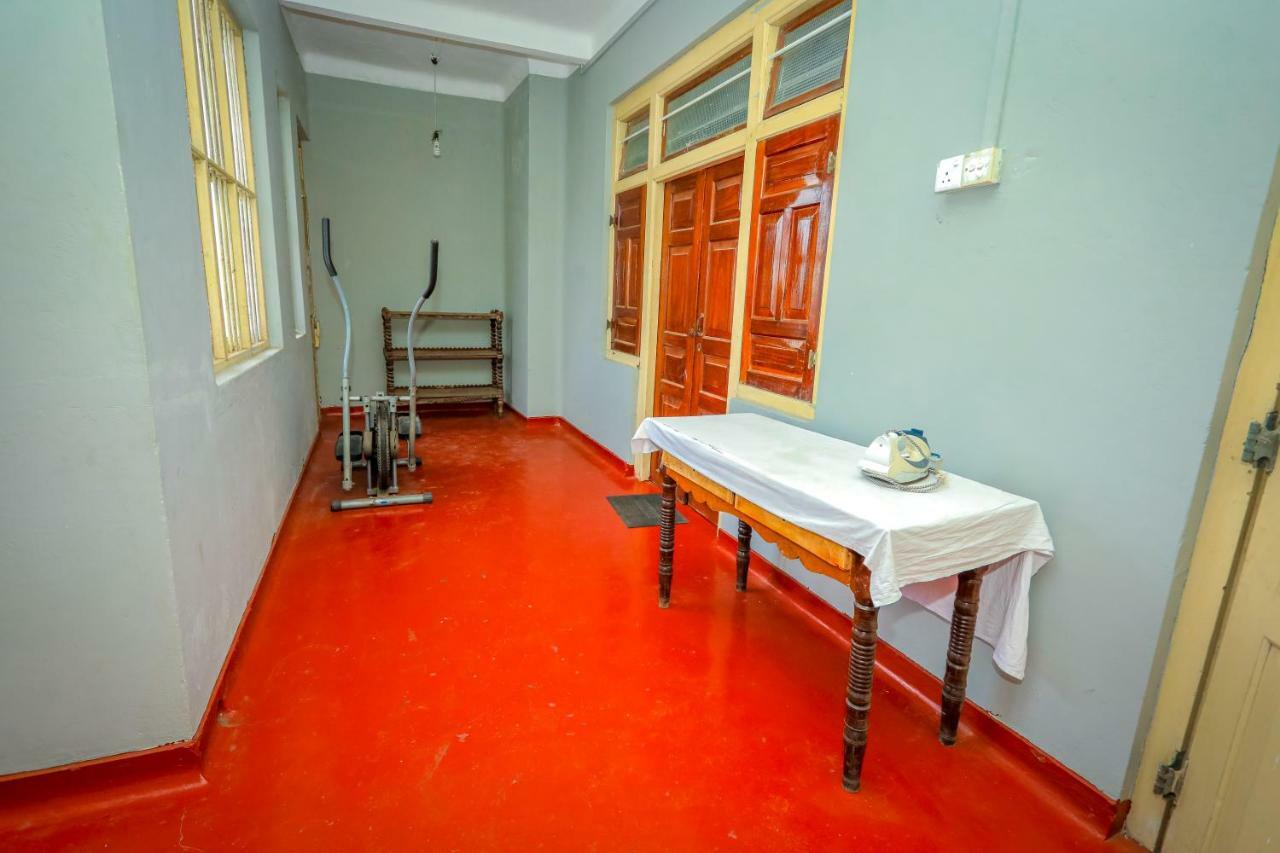 Jaffna Premier Inn Buitenkant foto