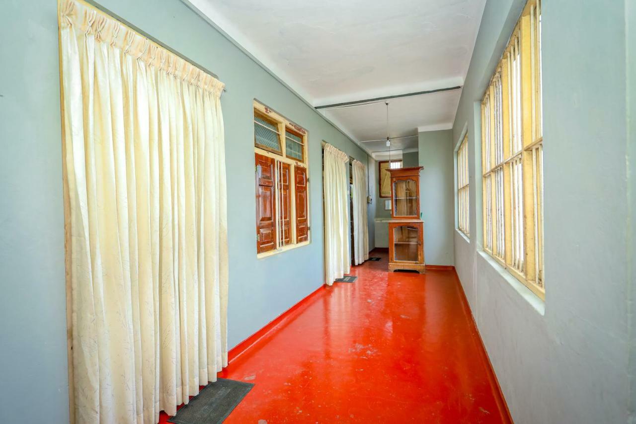 Jaffna Premier Inn Buitenkant foto