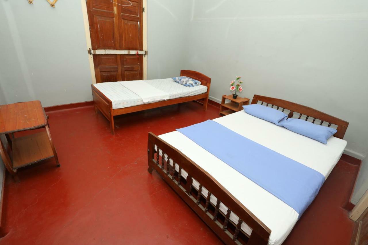 Jaffna Premier Inn Buitenkant foto