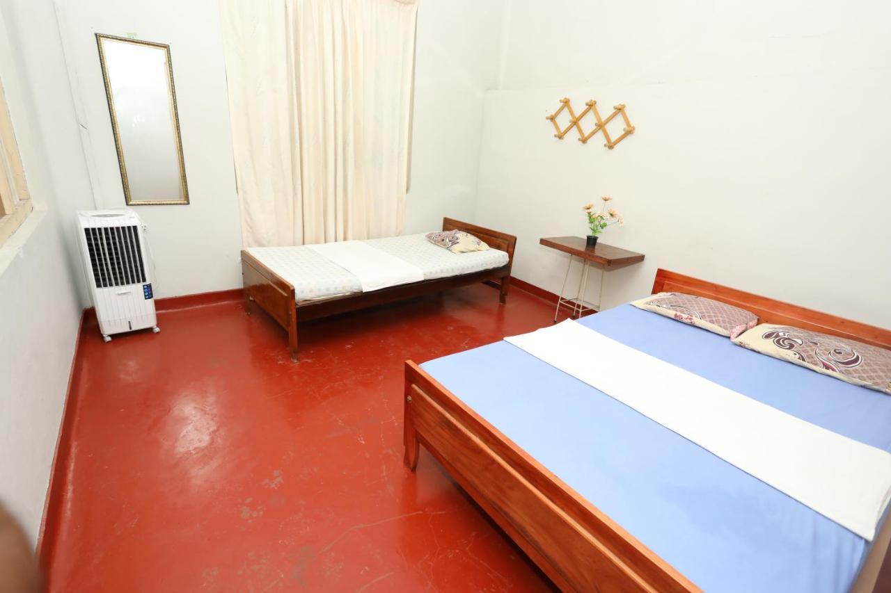Jaffna Premier Inn Buitenkant foto